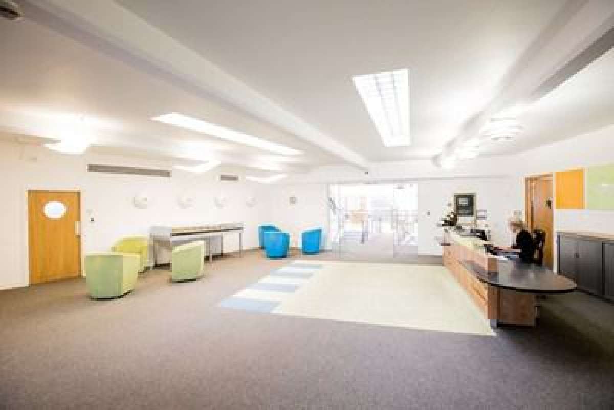 Office in Horley - photo 2