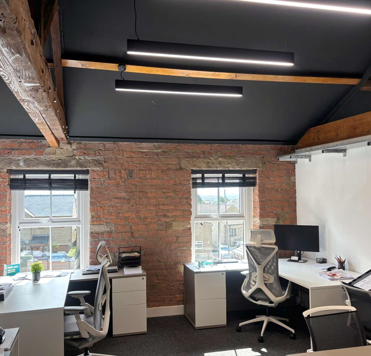 Office in Northowram - photo 2