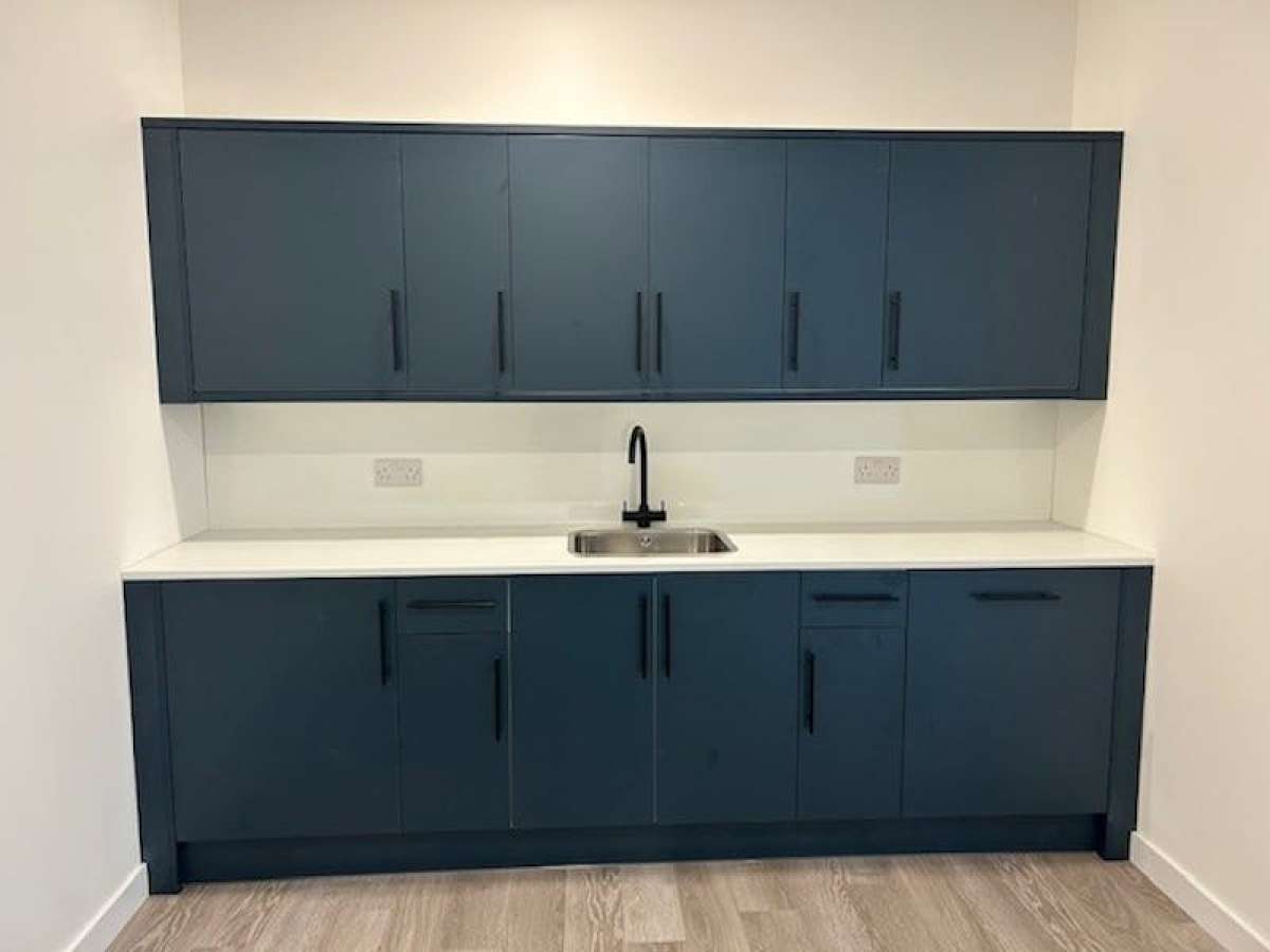 Office in Fleet - photo 4