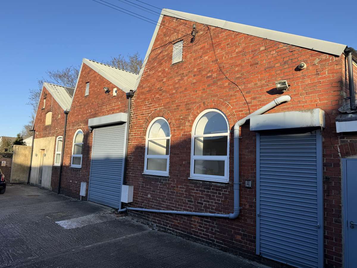 Office in South Croydon - photo 3