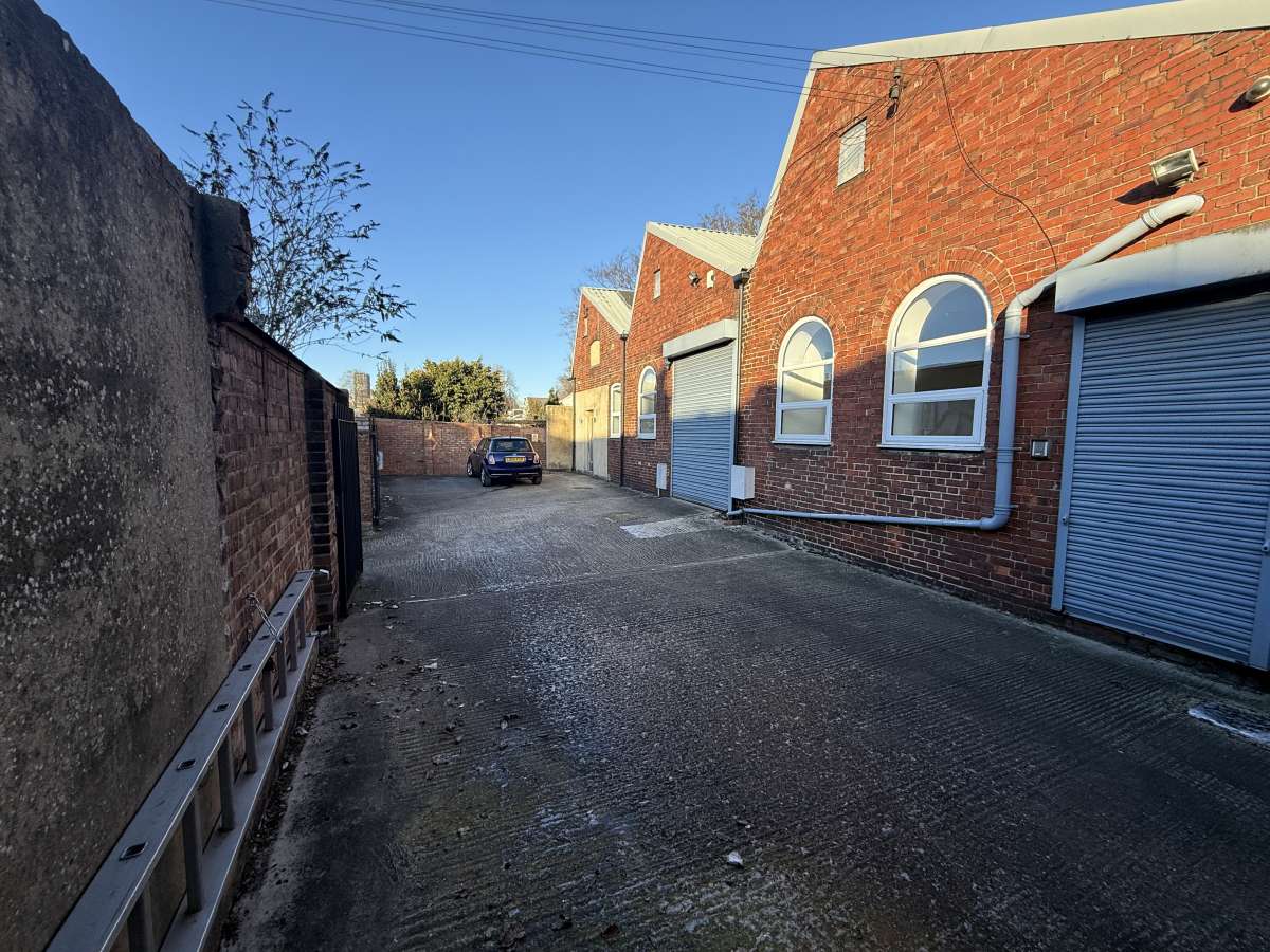 Office in South Croydon - photo 4