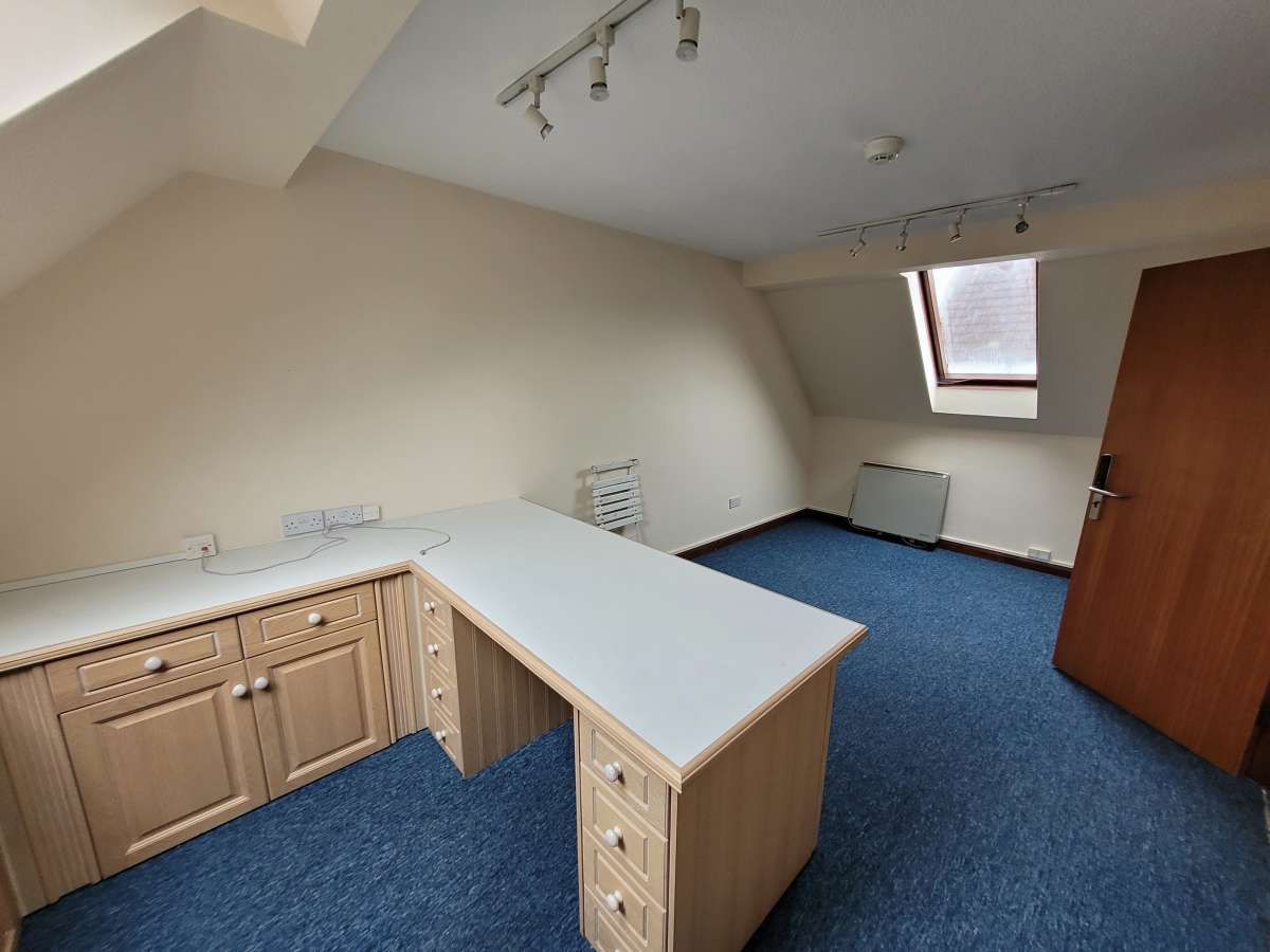 Office in Huntingdon - photo 2