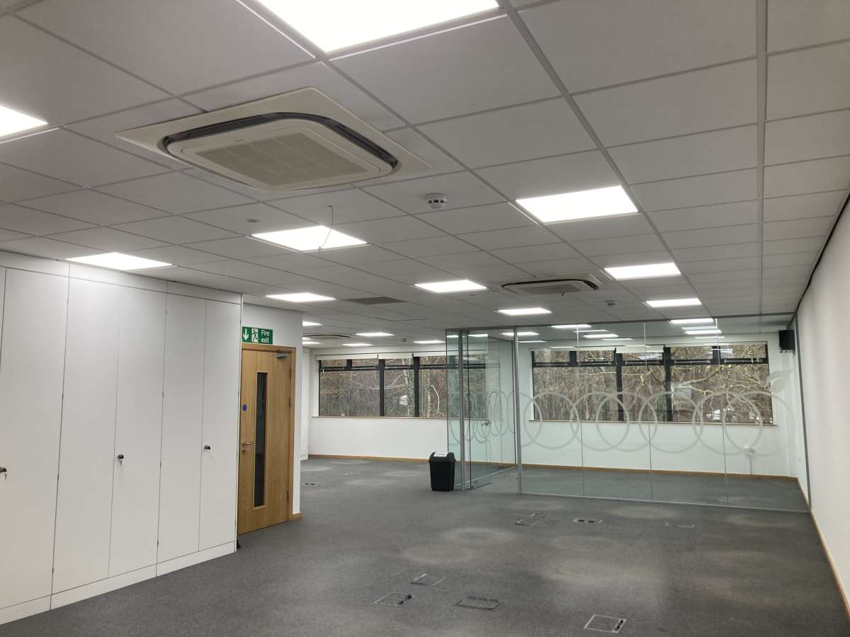 Office in Sittingbourne - photo 3