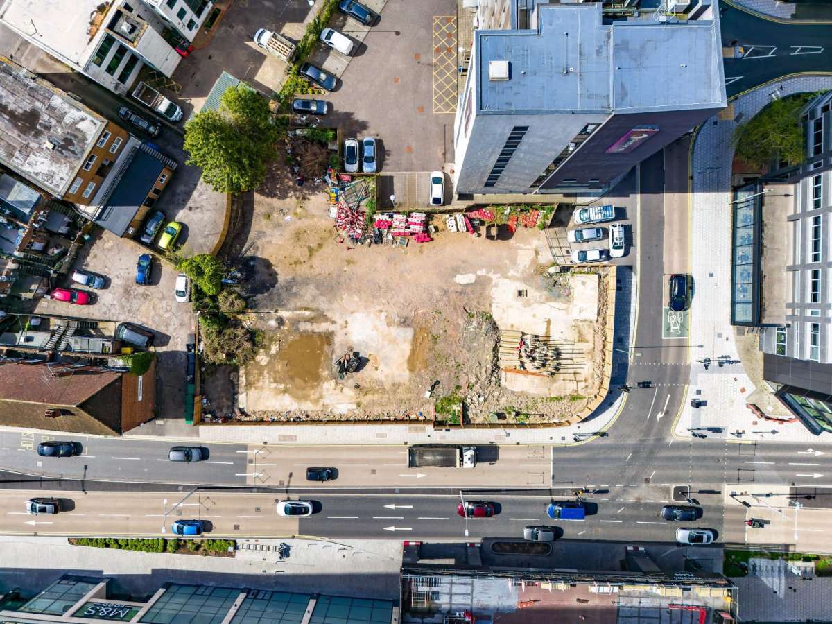 Office in Woking - photo 3