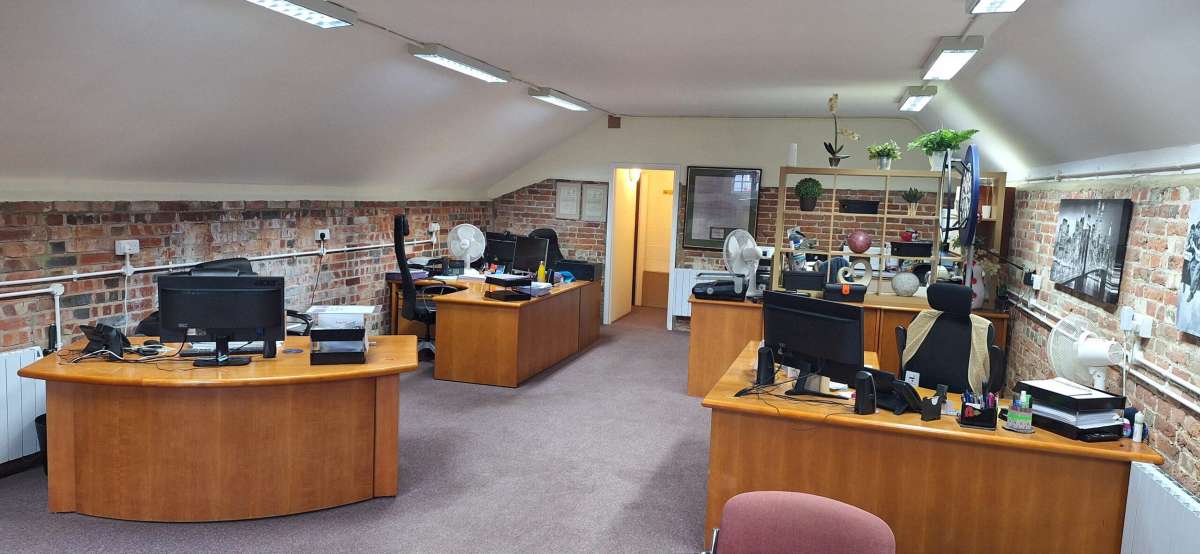 Office in Floodgates Farm - photo 3