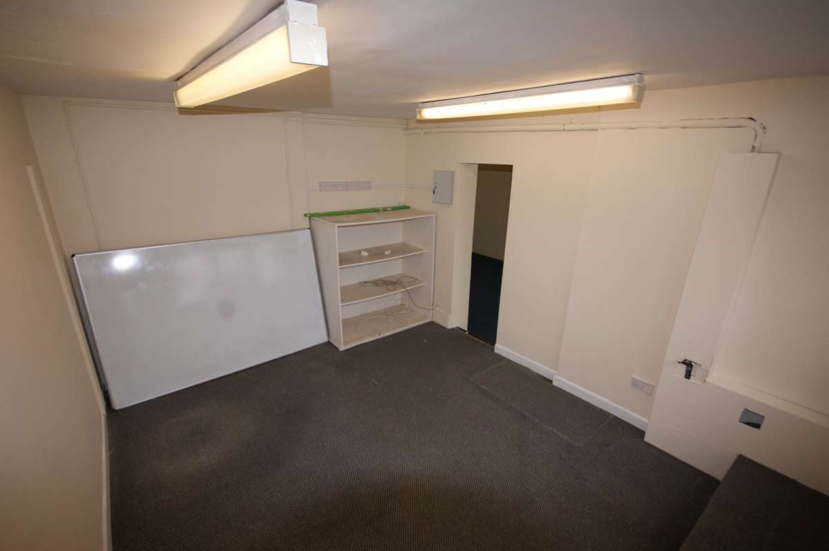 Office in Leamington Spa - photo 3