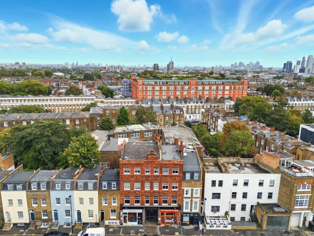 Office in Islington - photo 2