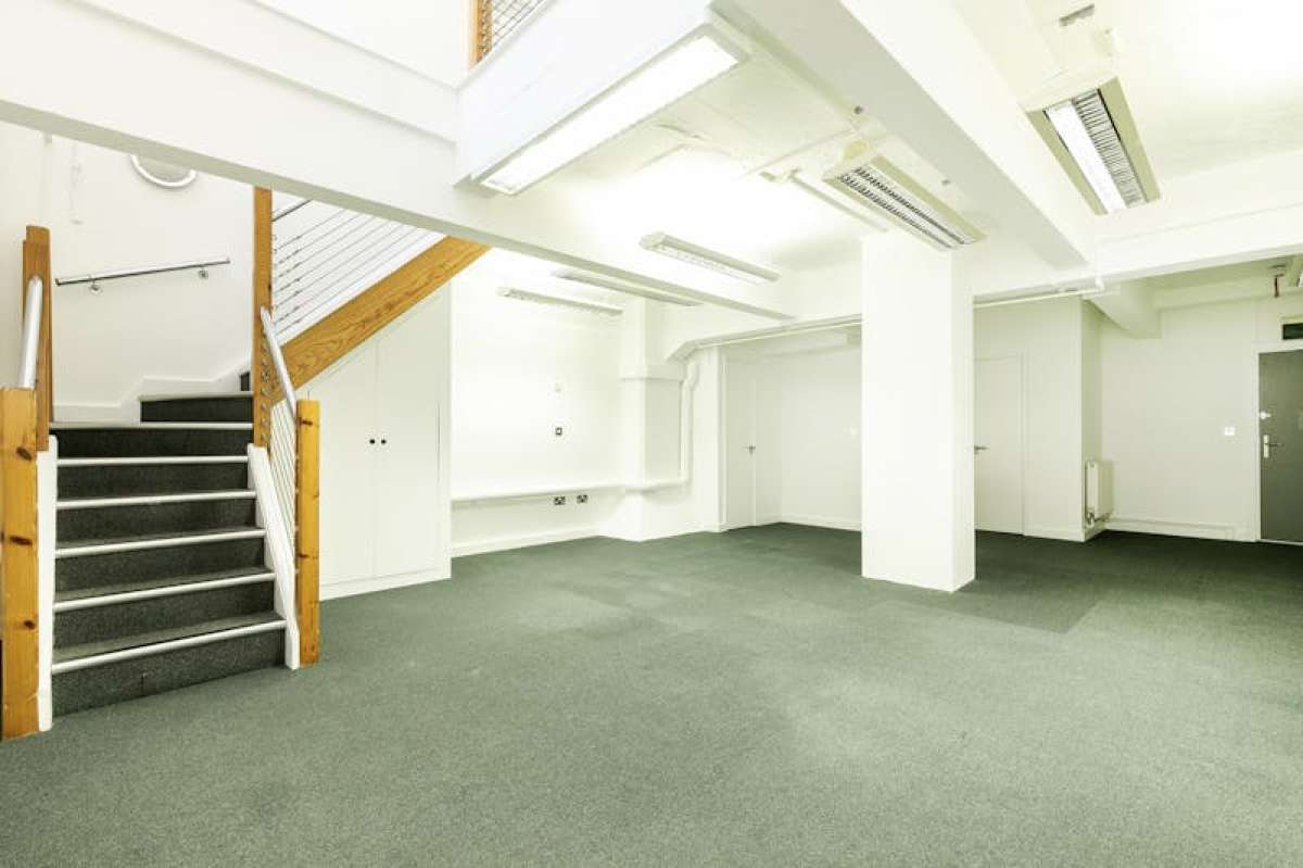 Office in London - photo 3