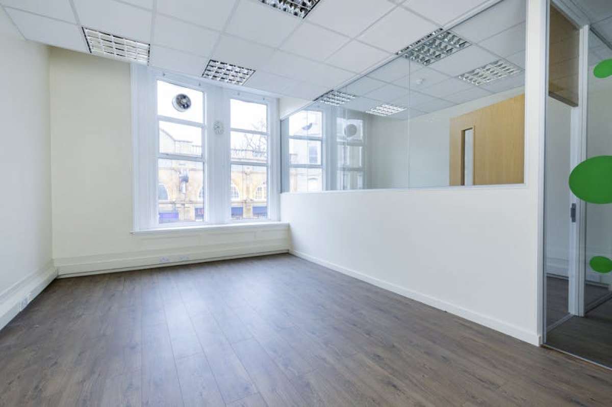 Office in London - photo 3