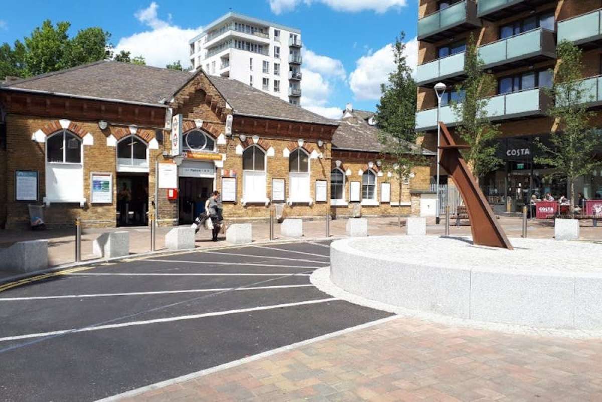 Office in Walthamstow - photo 4