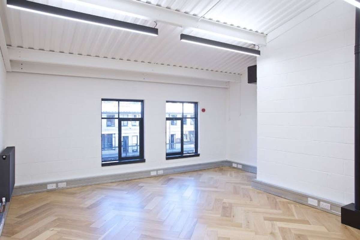Office in London - photo 2