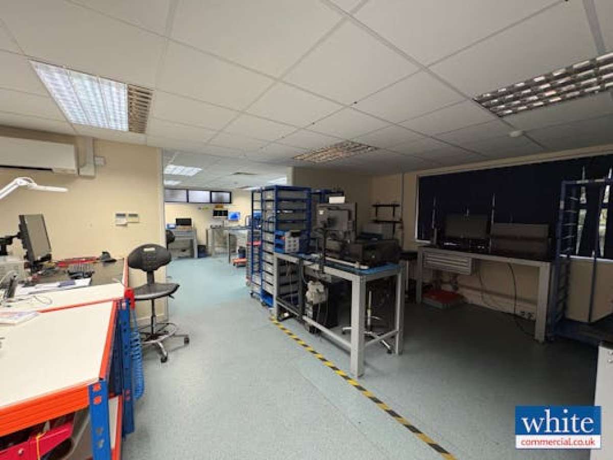 Office in Bicester - photo 4