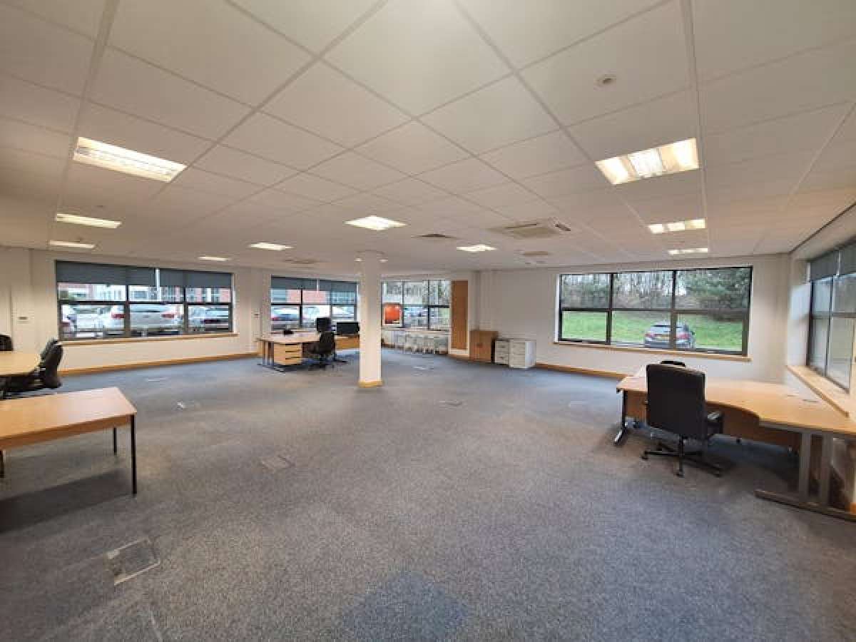 Office in Northwich - photo 3