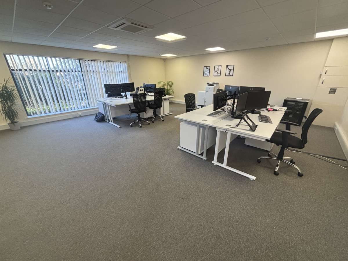 Office in Leicester - photo 2