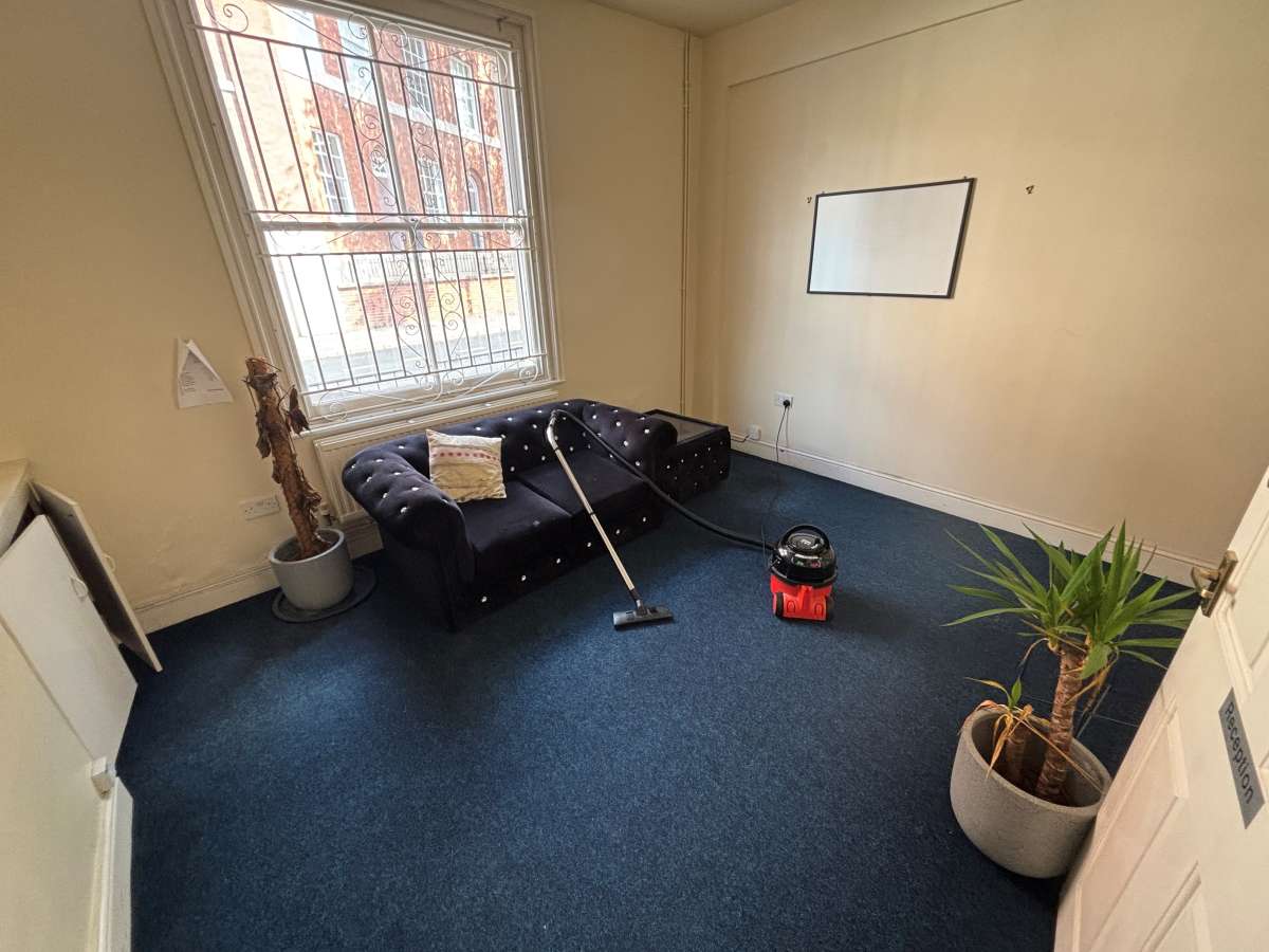 Office in Leicester - photo 3