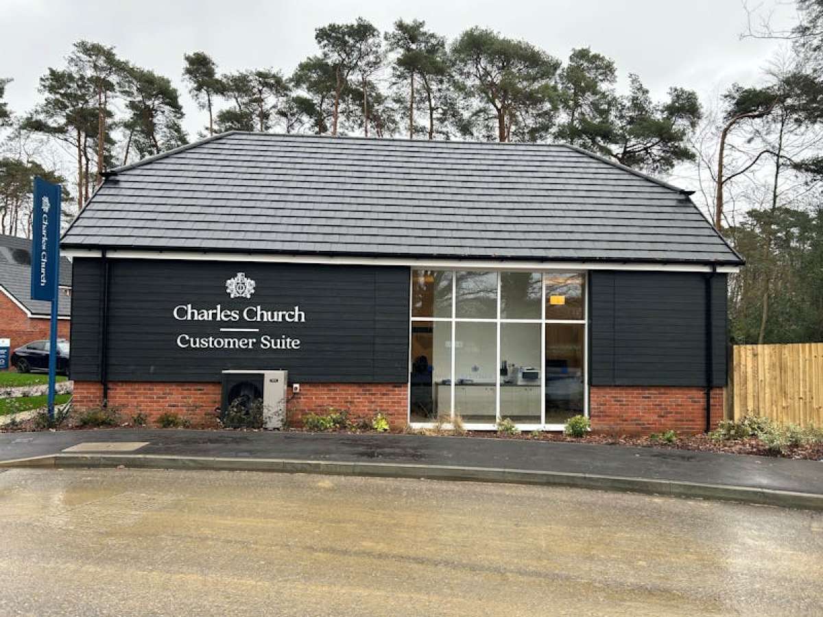 Office in Windlesham - photo 4