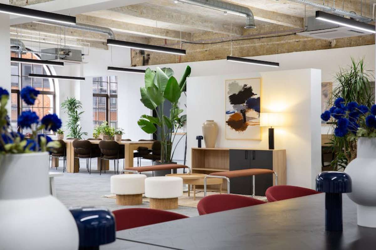 Office in London - photo 3