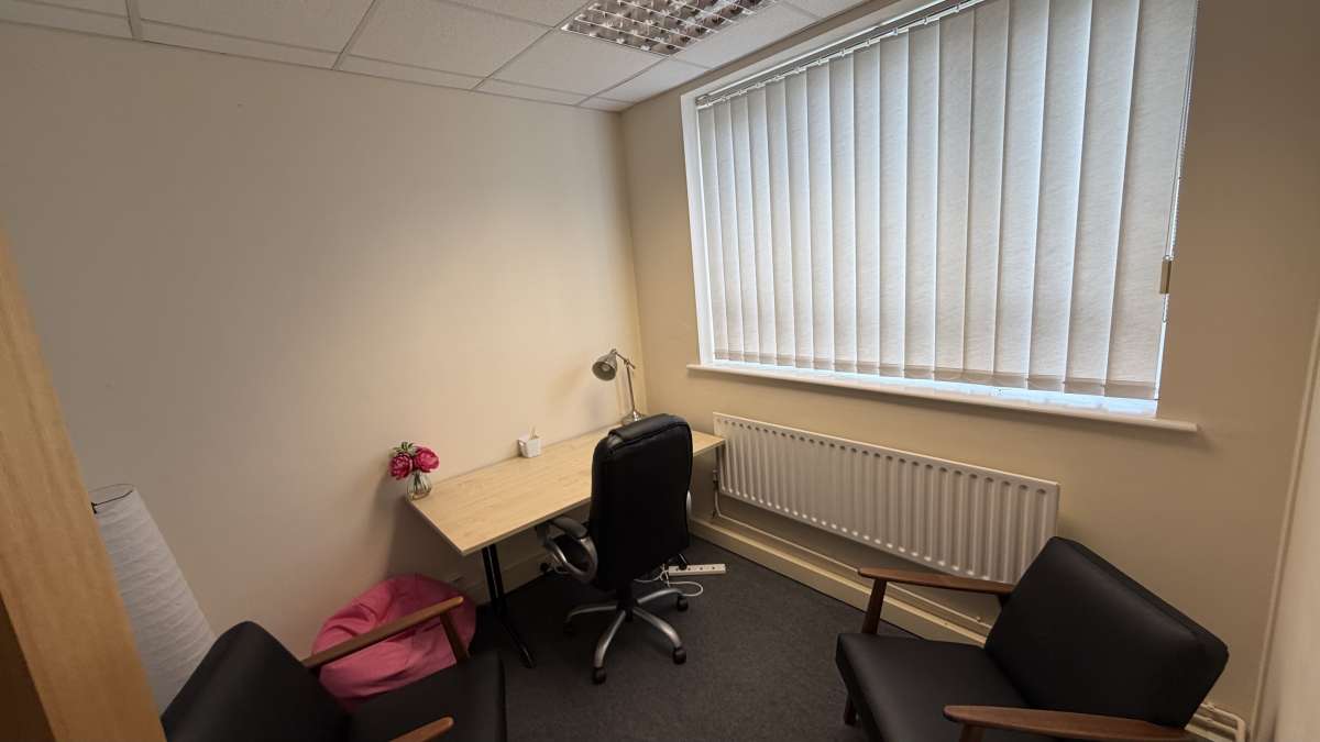 Office in Warwick - photo 3