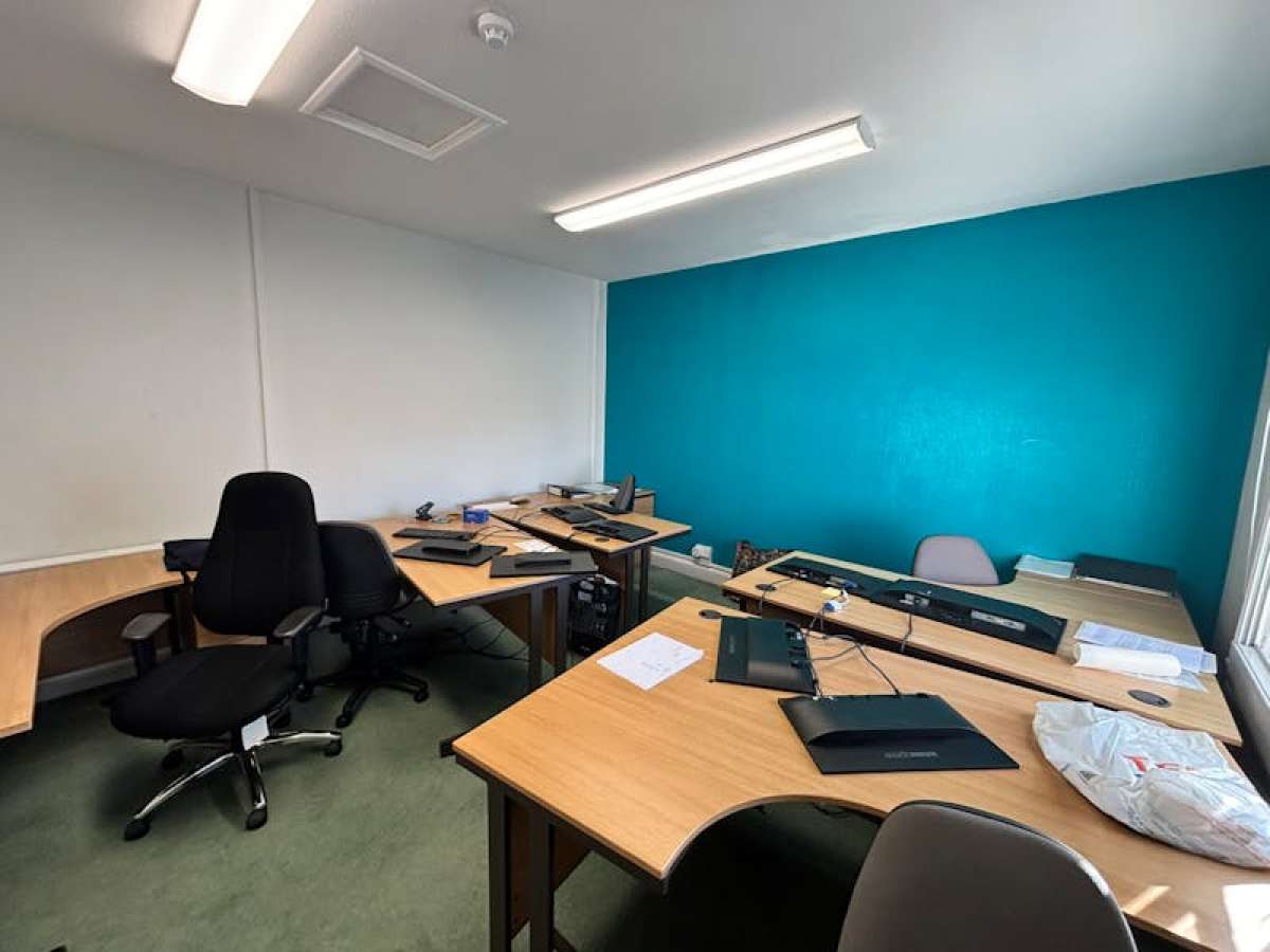 Office in Portsmouth - photo 4