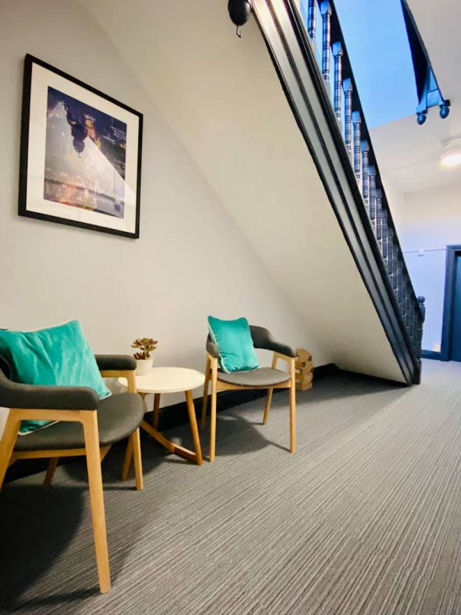 Office in Winchester - photo 2