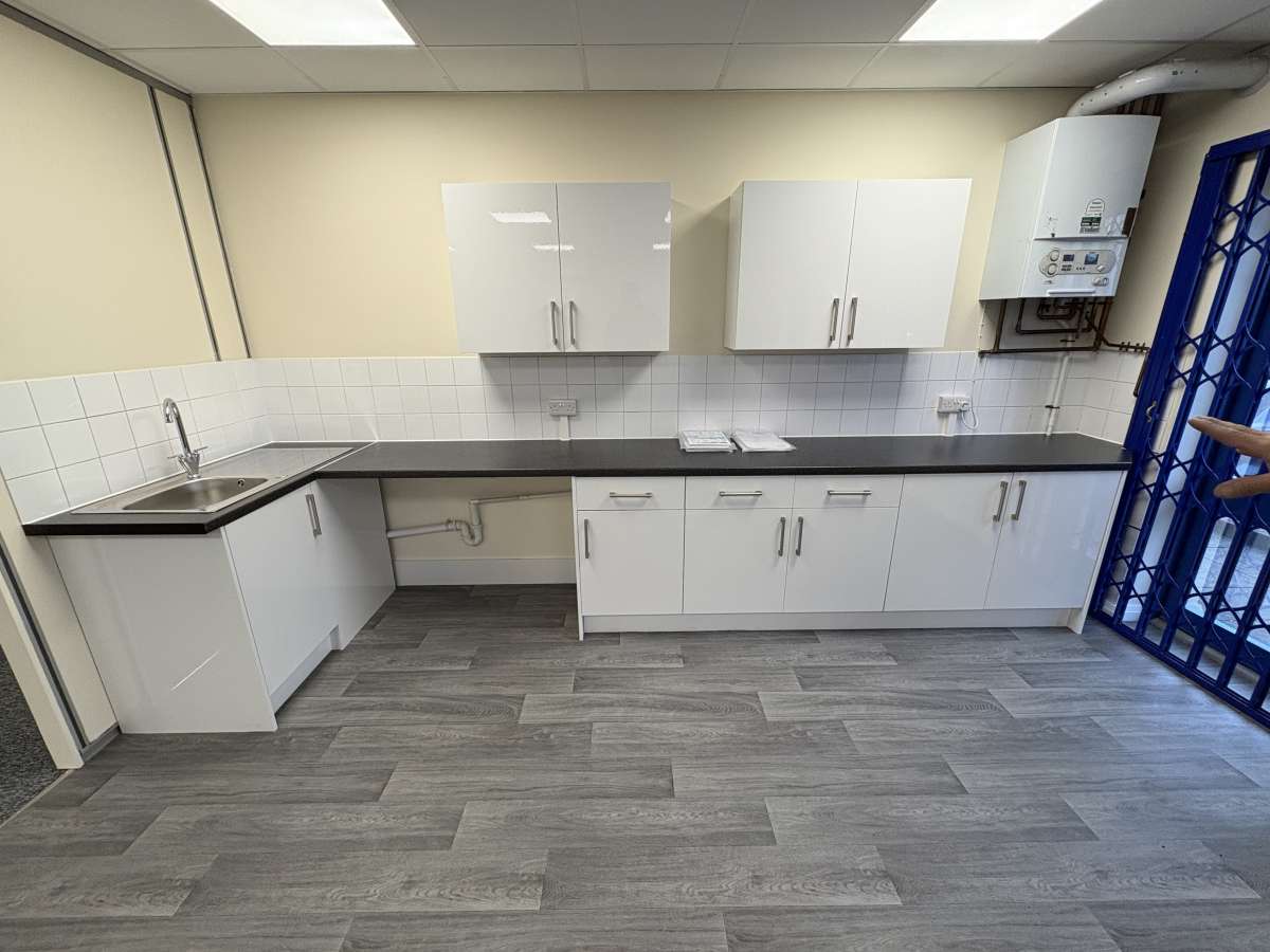 Office in Chandler's Ford - photo 3