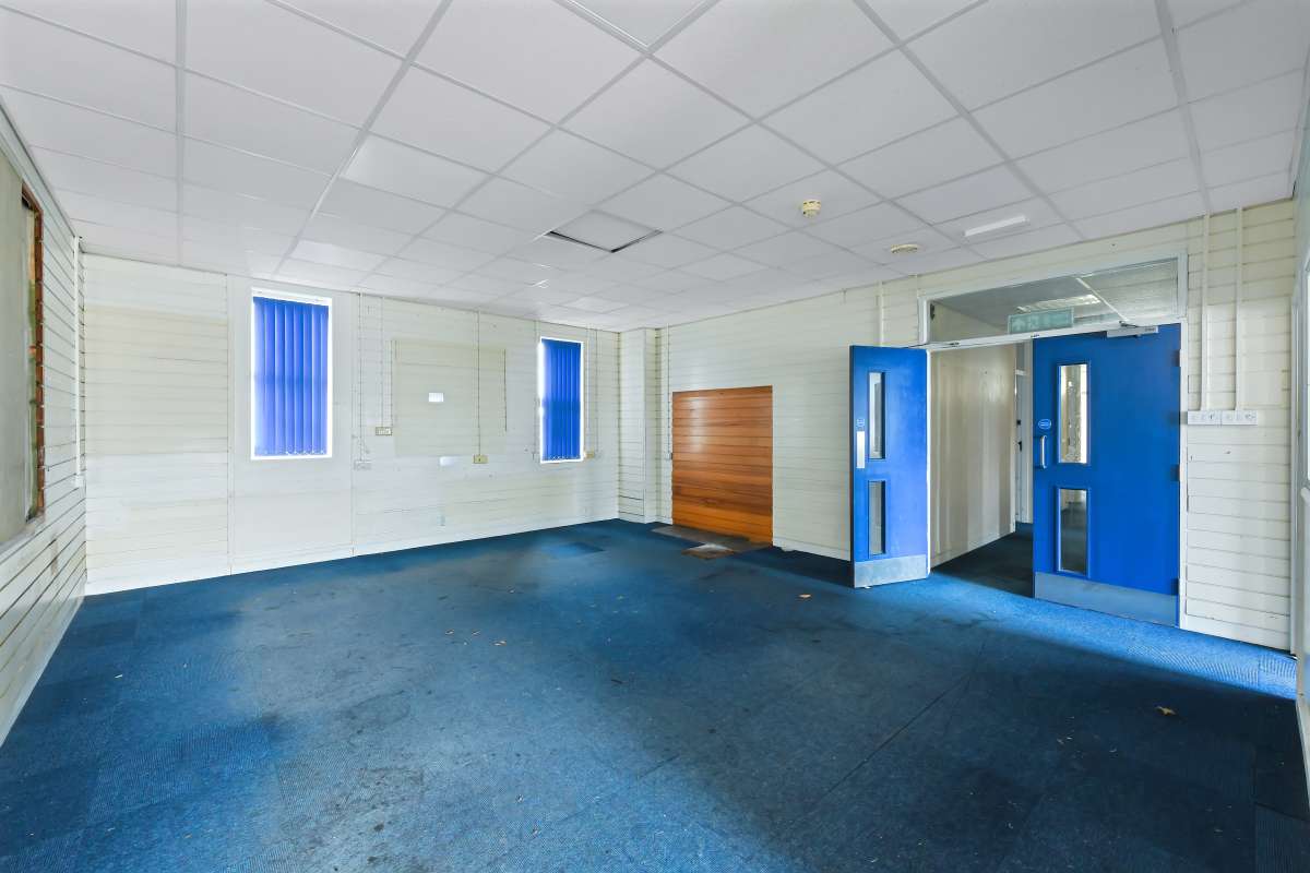 Office in Long Eaton - photo 3