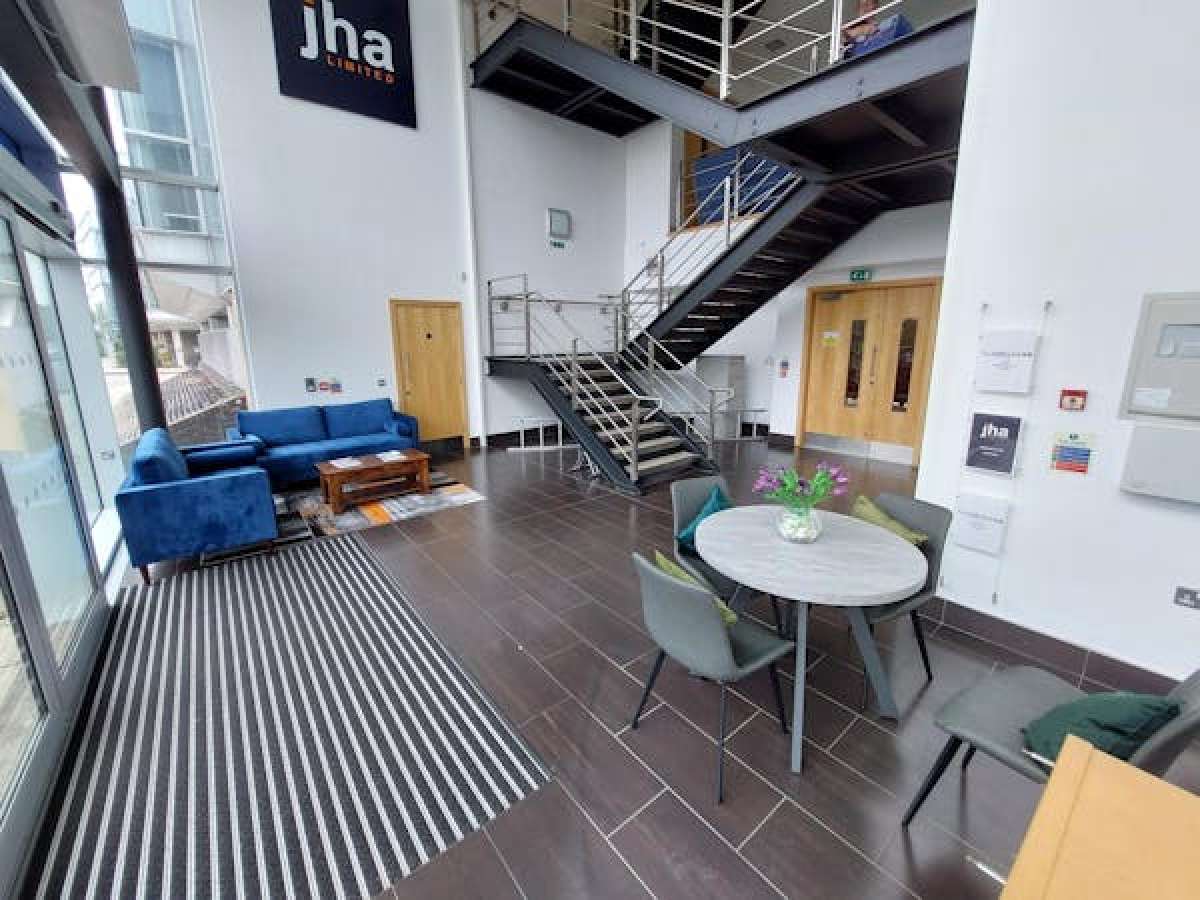 Office in Doncaster - photo 4