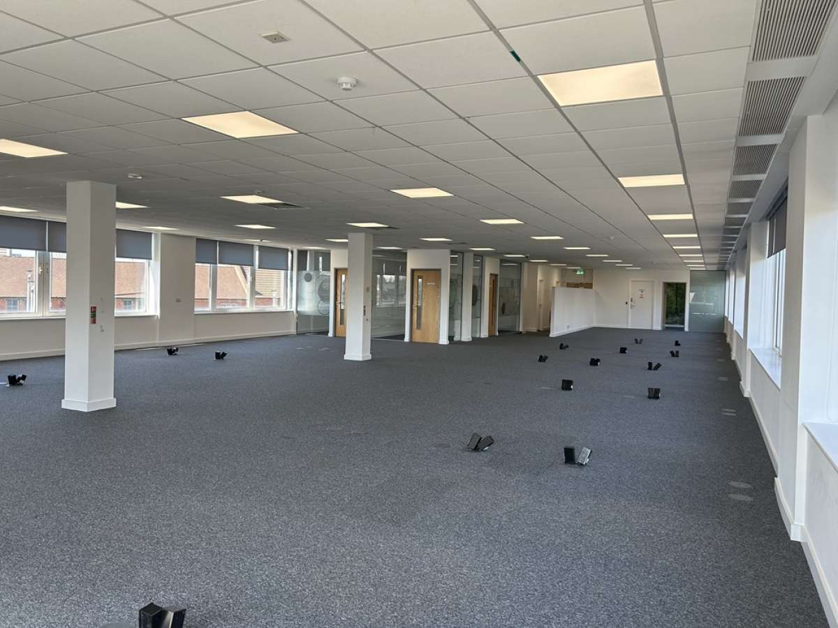 Office in Derby - photo 3