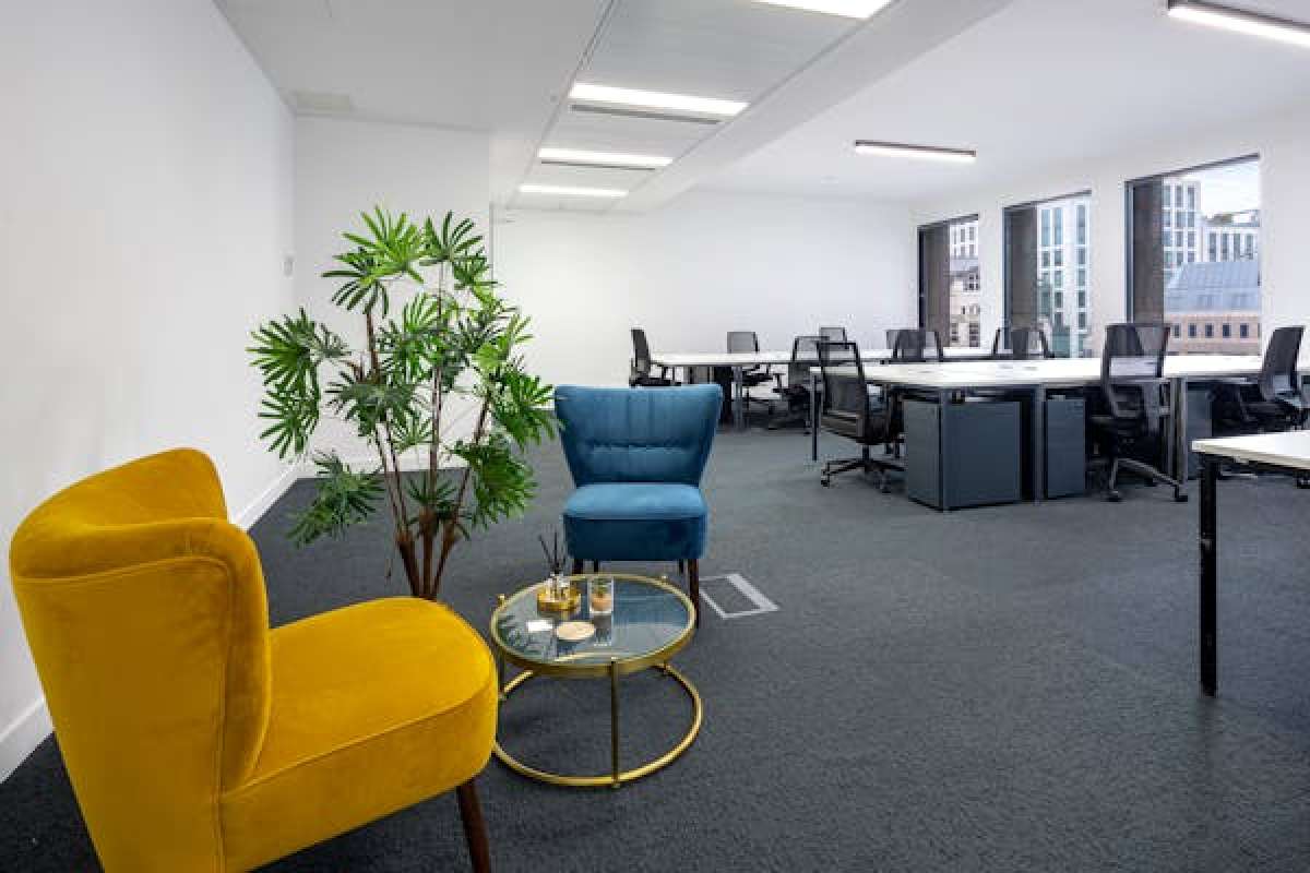 Office in London - photo 2