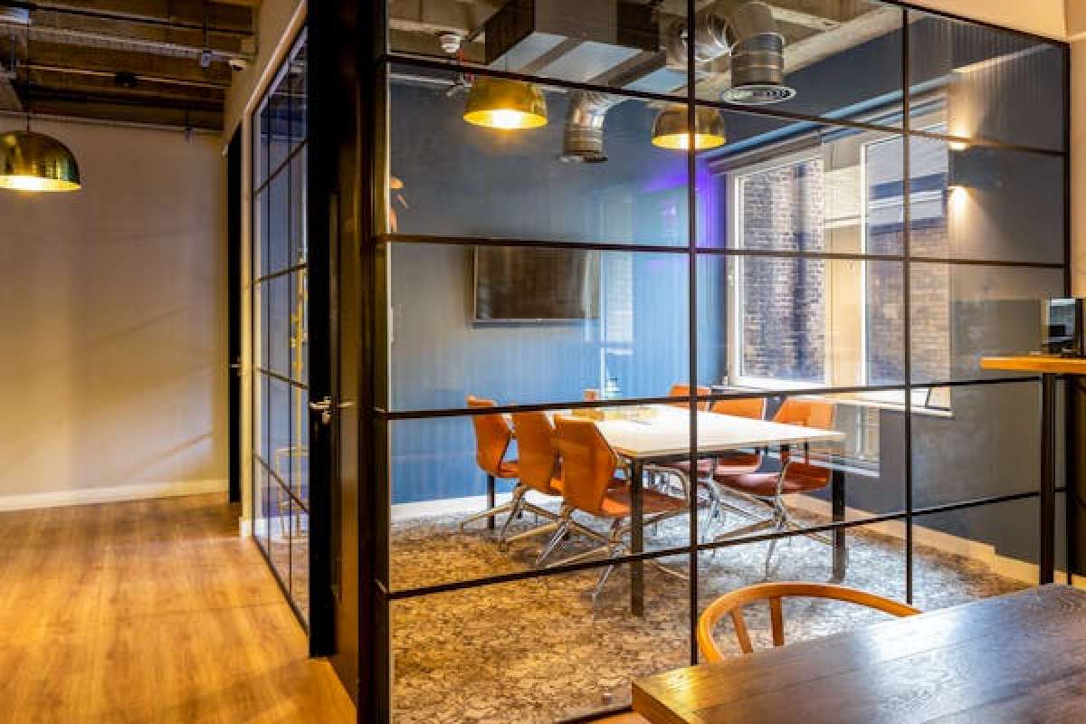 Office in London - photo 2