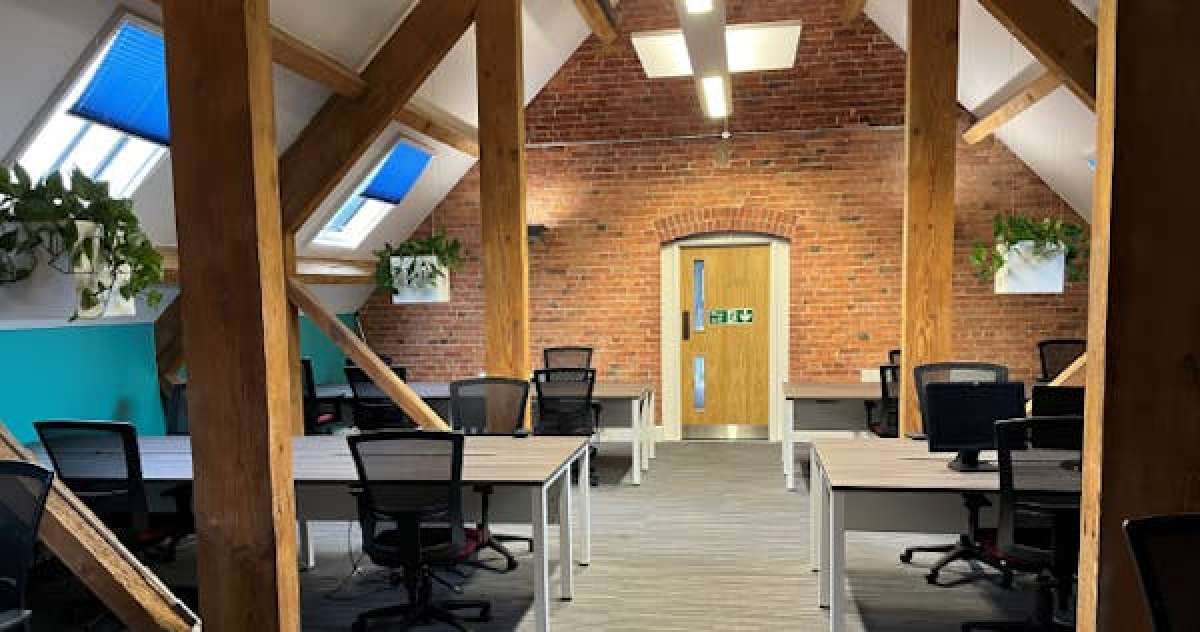 Office in Crewe - photo 2
