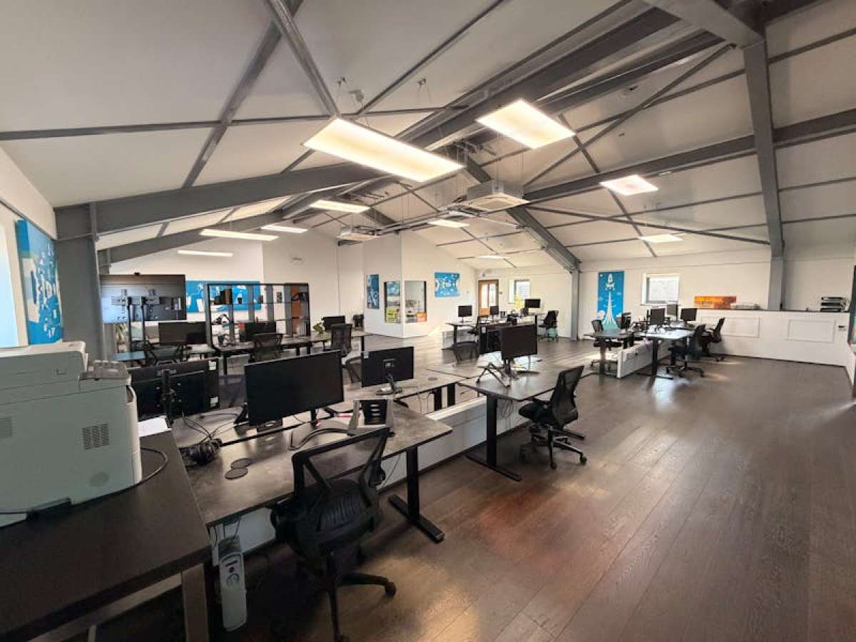 Office in Bordon - photo 4