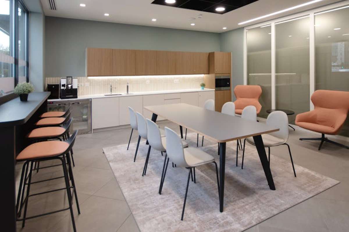 Office in Southampton - photo 4