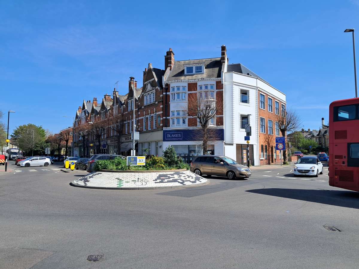 Office in Kingston Upon Thames - photo 2