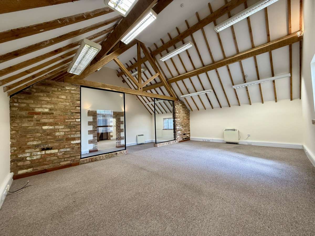 Office in Hinckley - photo 2