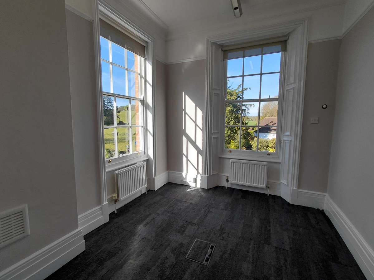 Office in Westerham - photo 4