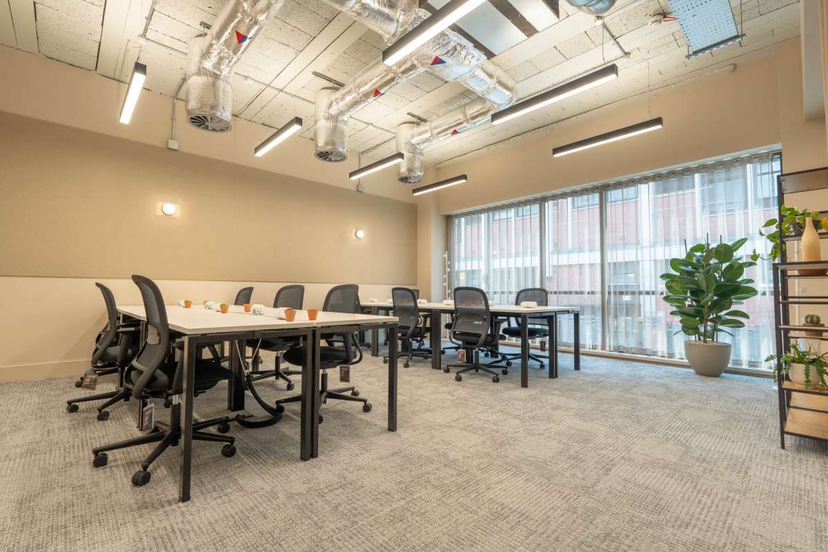 Office in Leeds - photo 2