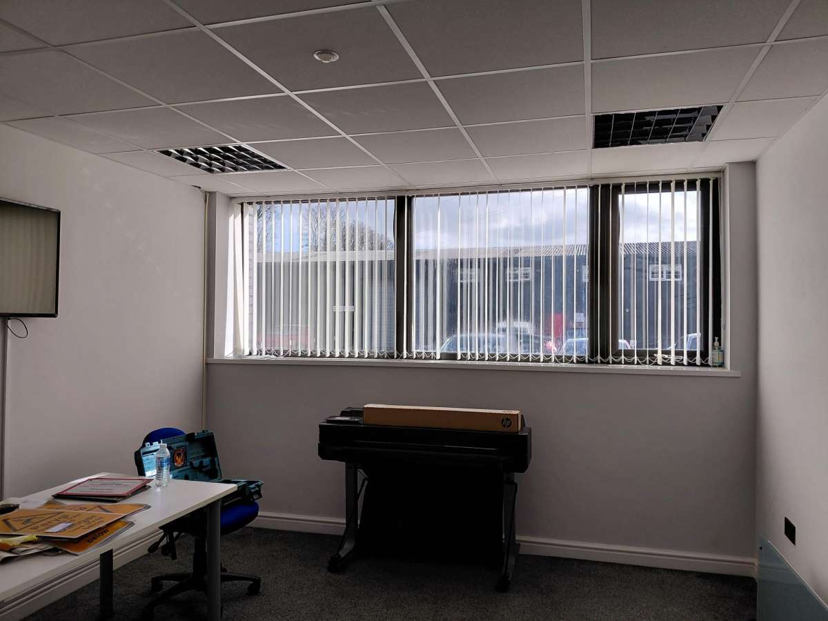 Office in Treforest - photo 3