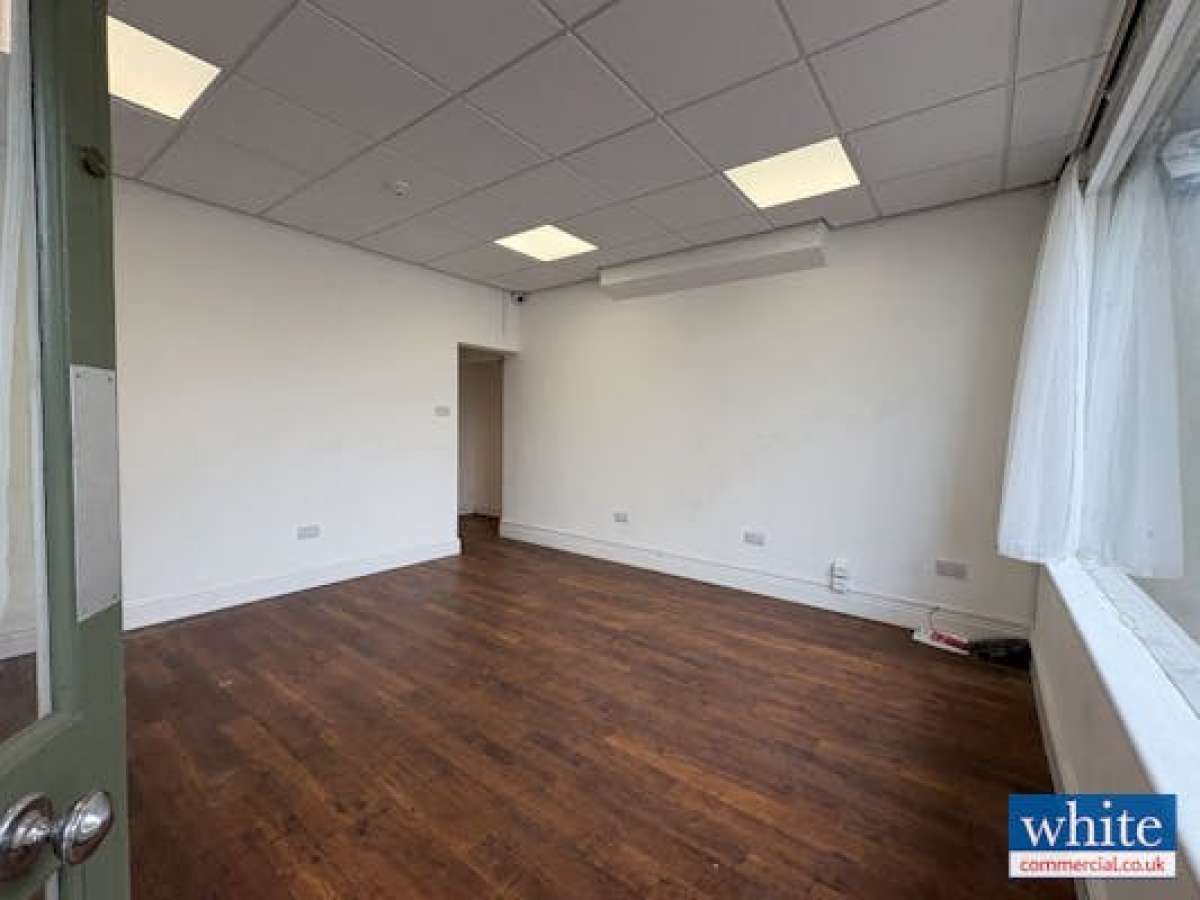 Office in Bicester - photo 3