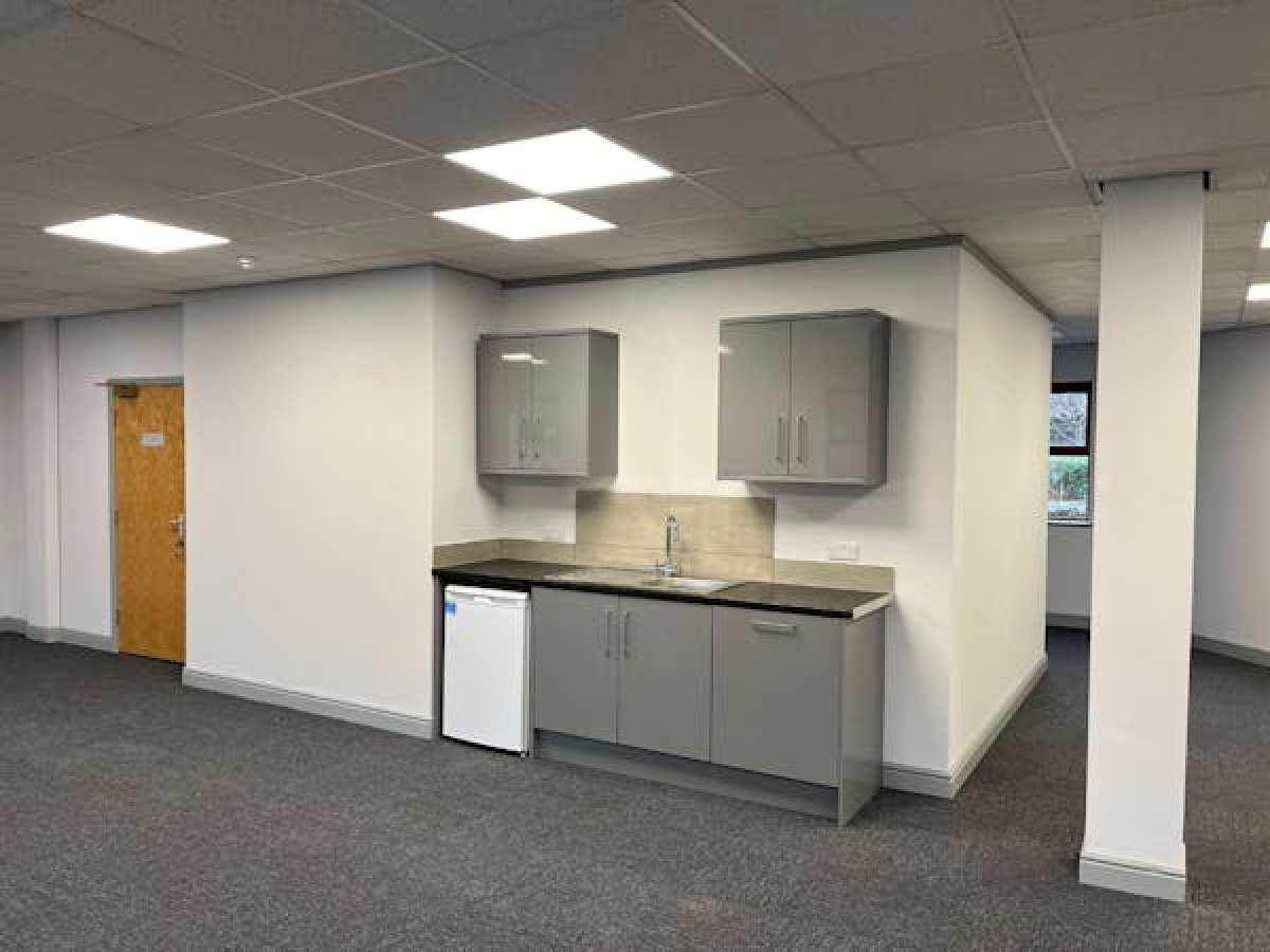 Office in Crewe - photo 4
