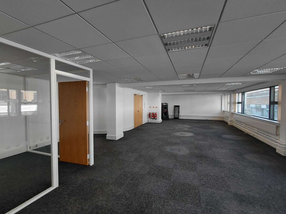 Office in Caterham - photo 3