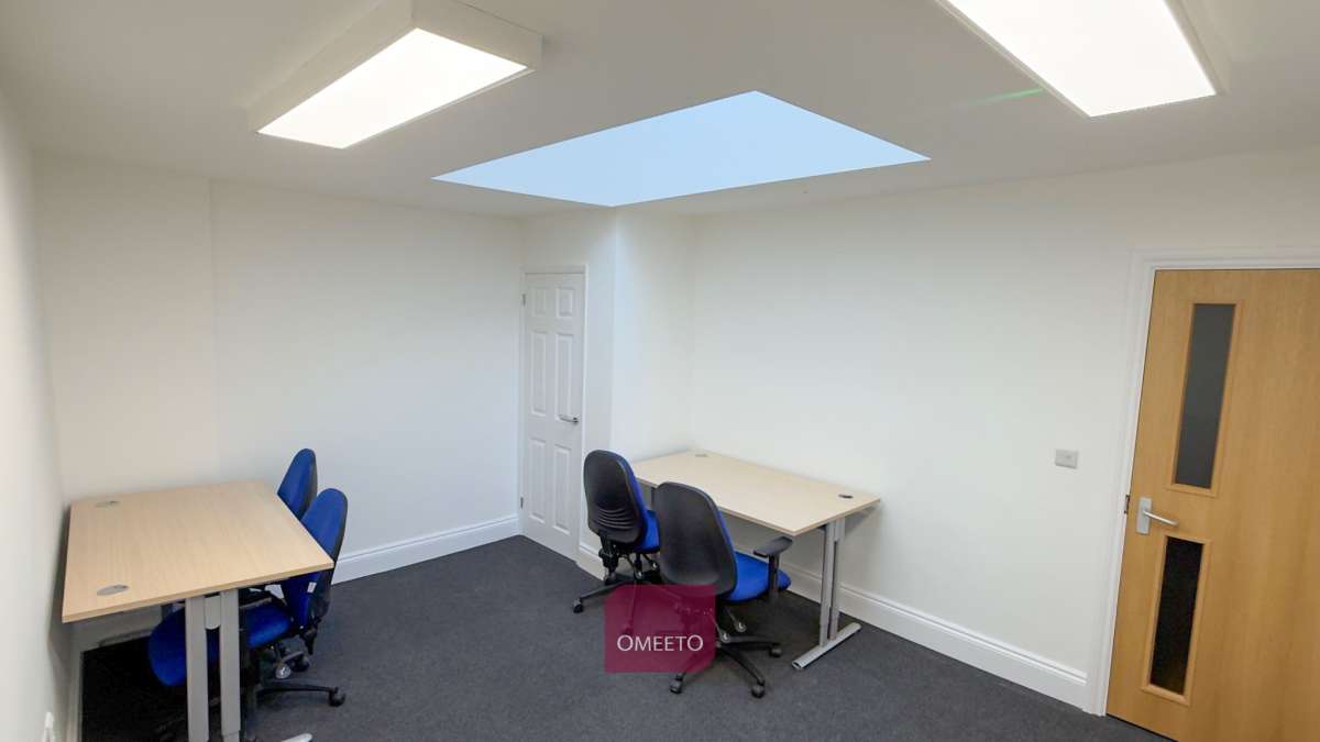 Office in Beeston - photo 4
