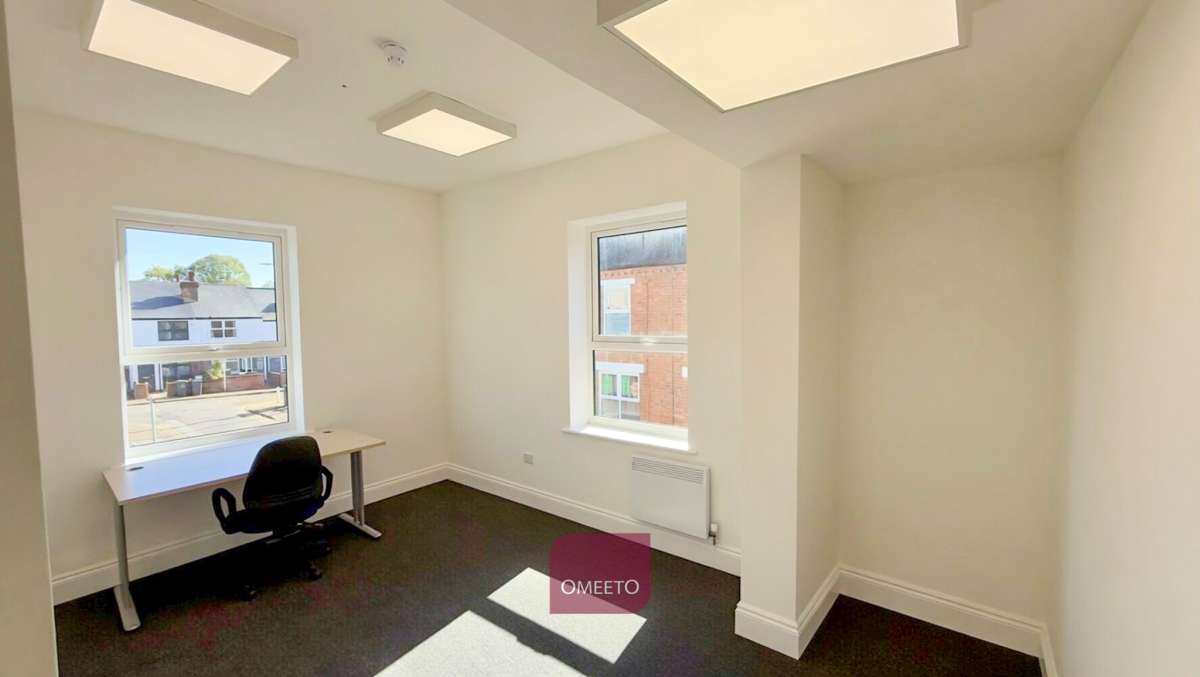 Office in Beeston - photo 4
