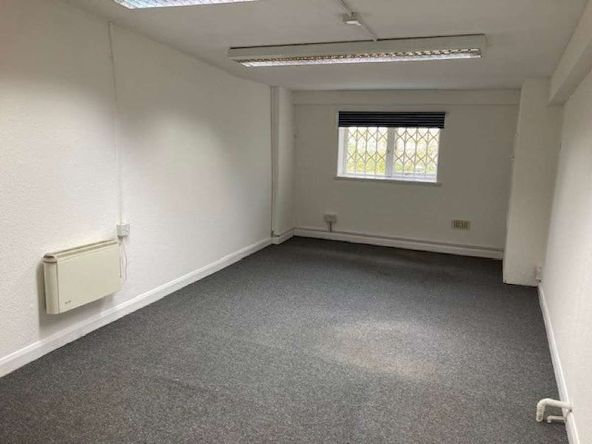 Office in Camberley - photo 2