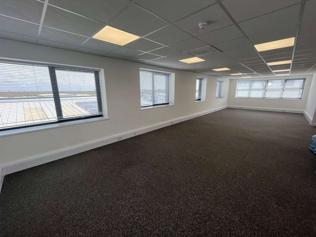 Office in Wimborne - photo 2