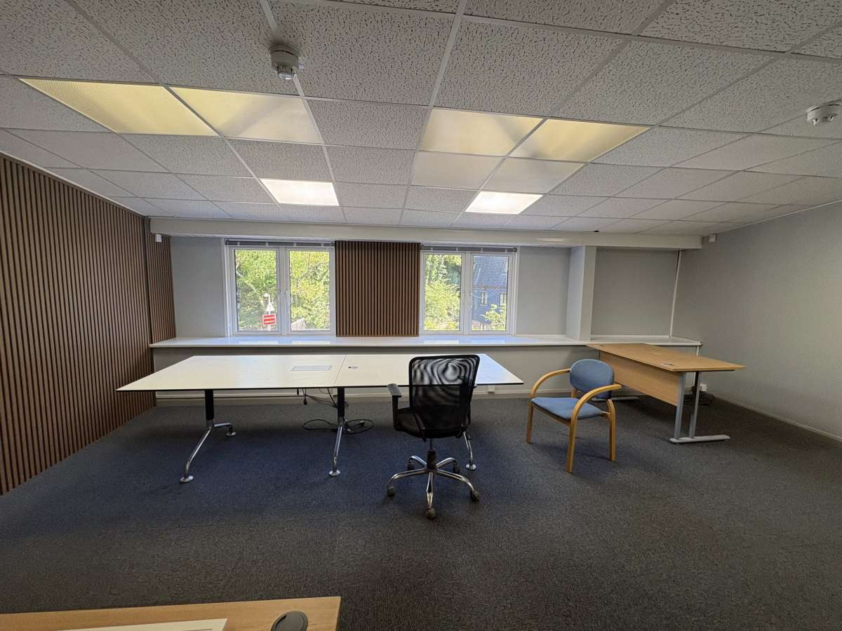 Office in Fareham - photo 4