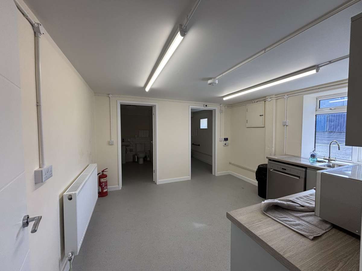 Office in Bissoe - photo 3