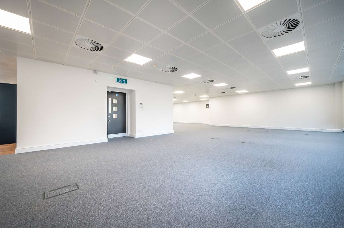 Office in Reading - photo 3