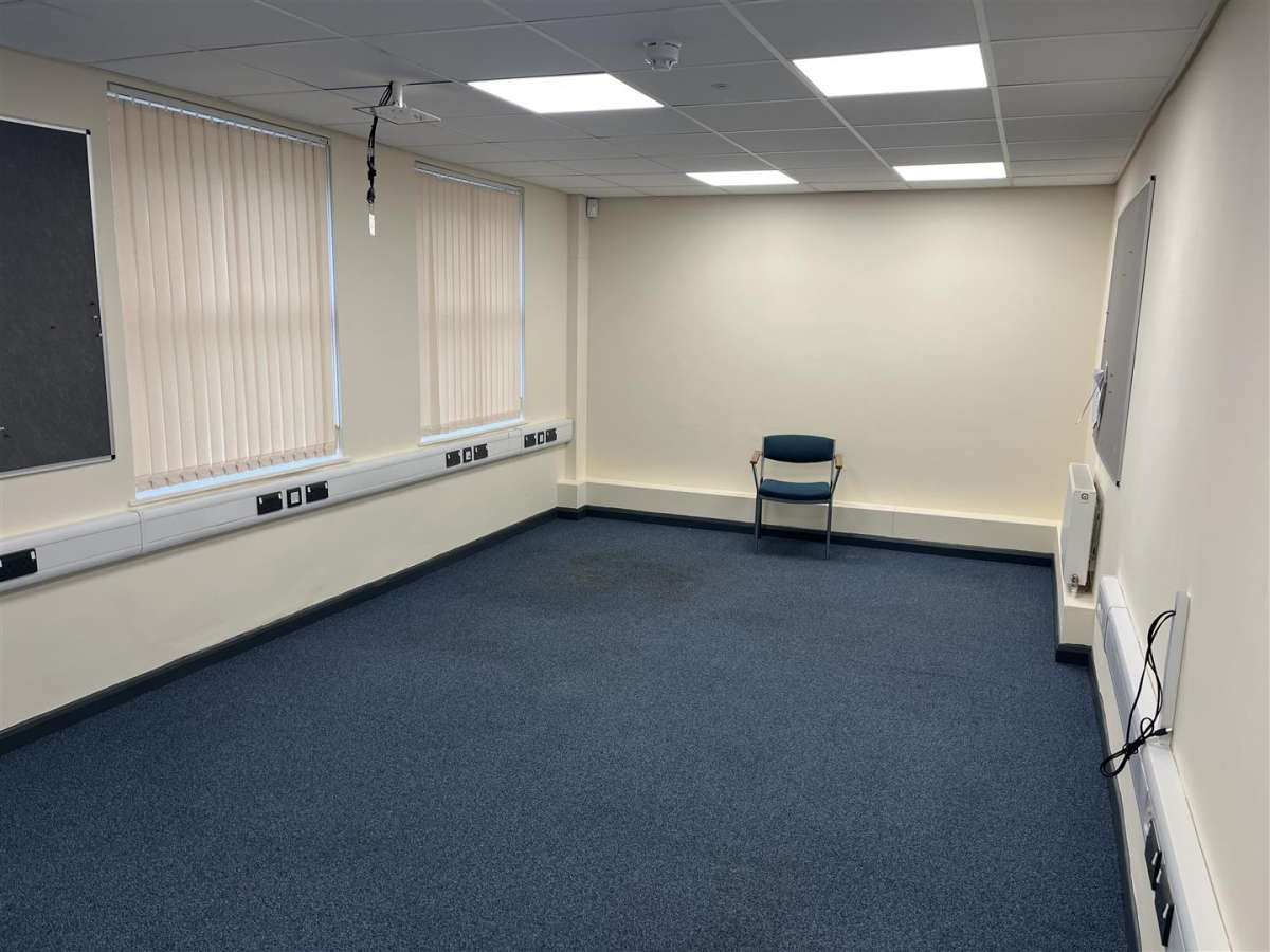Office in Oakham - photo 2