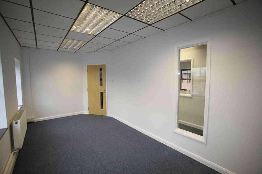 Office in Farnham - photo 2